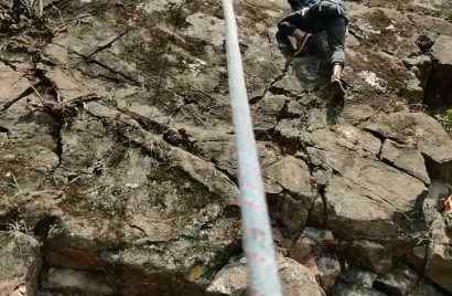 Rock_climbing_wzevud